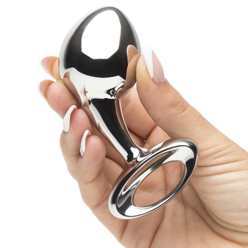 Ruby Ryder shares the Njoy pure plug size large